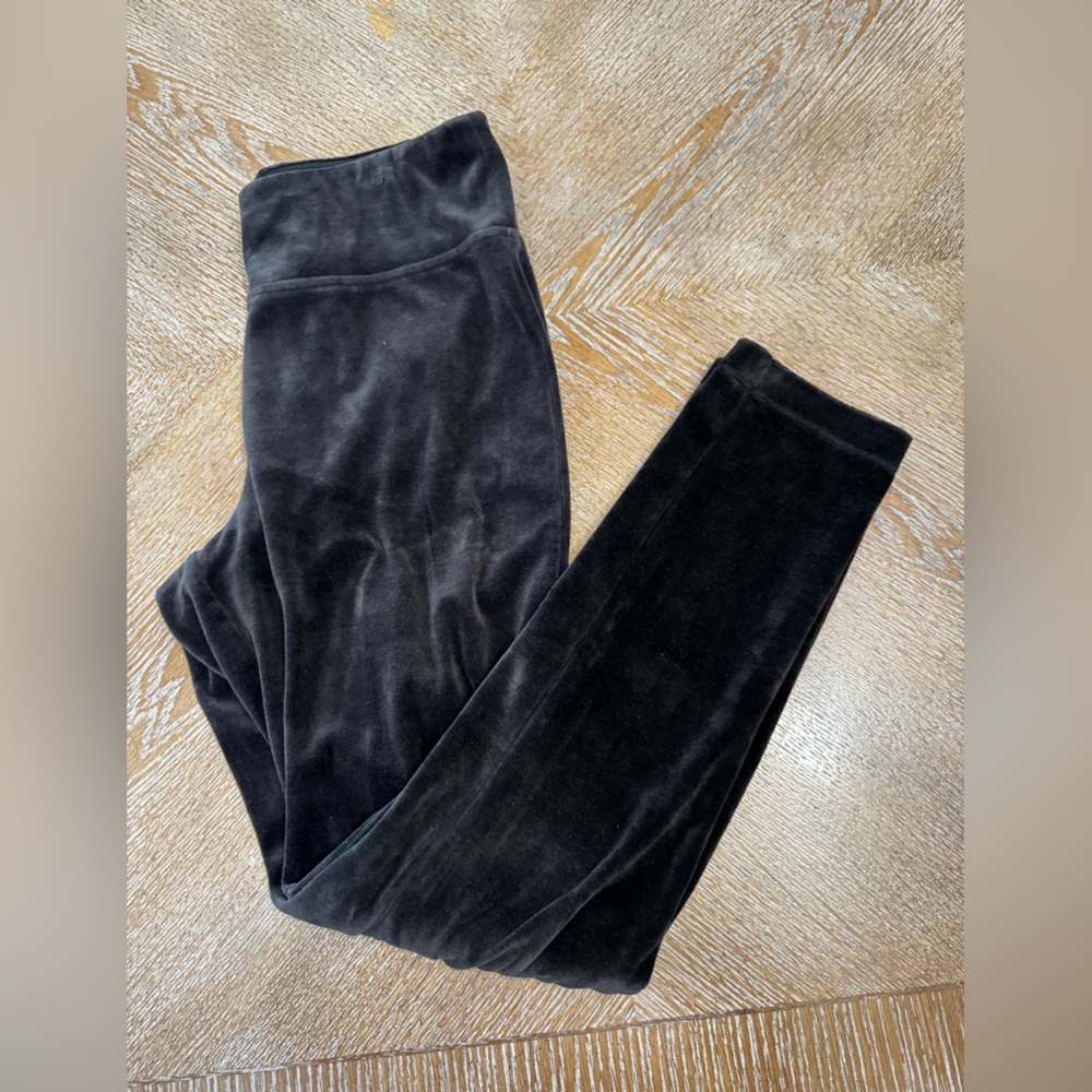 Talbots Black Velvet Pull On  Pants Medium Waist 30” Inseam 29” Mid Rise